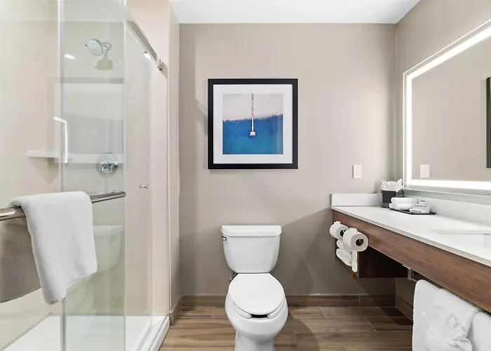 La Quinta Inn & Suites By Wyndham Santa Cruz